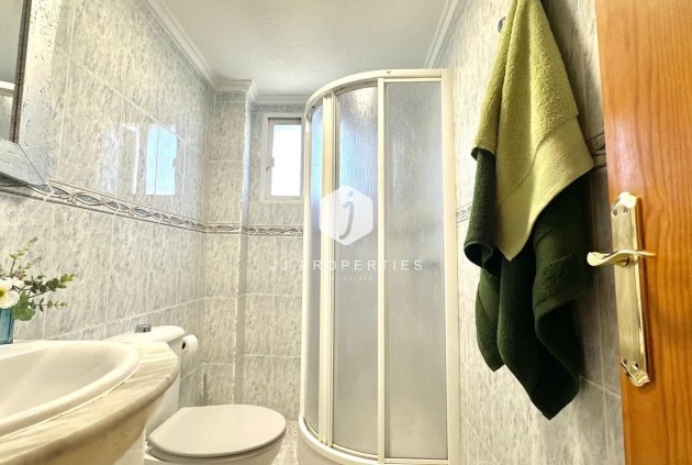 Z drugiej ręki - Mieszkanie w bloku -
Torrevieja - La Siesta - El Salado - Torreta