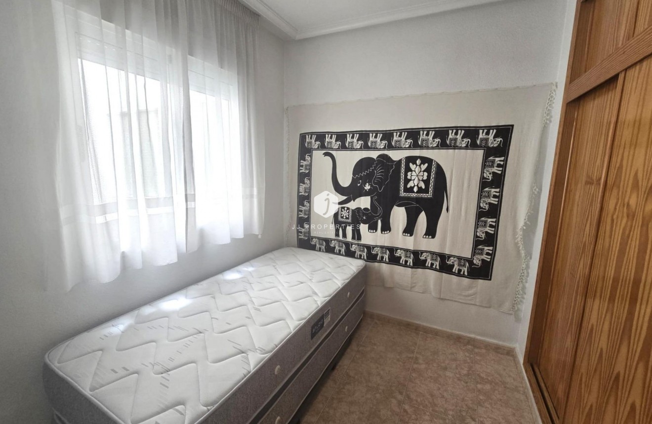 Resale - Apartment / flat -
Torrevieja - Parque las naciones