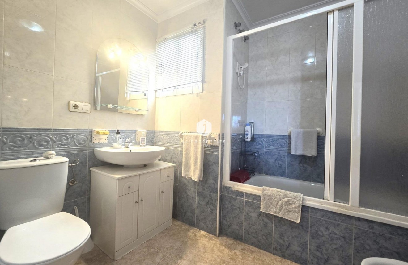 Resale - Apartment / flat -
Torrevieja - Parque las naciones