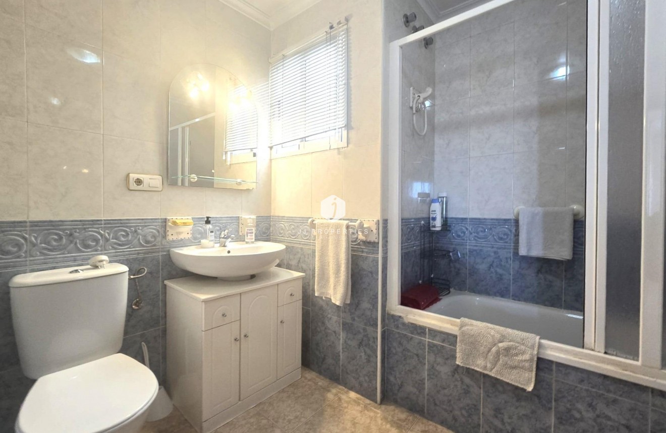 Resale - Apartment / flat -
Torrevieja - Parque las naciones
