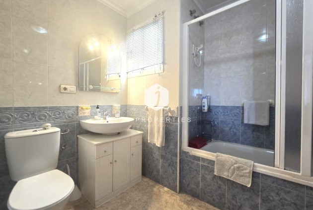 Resale - Apartment / flat -
Torrevieja - Parque las naciones