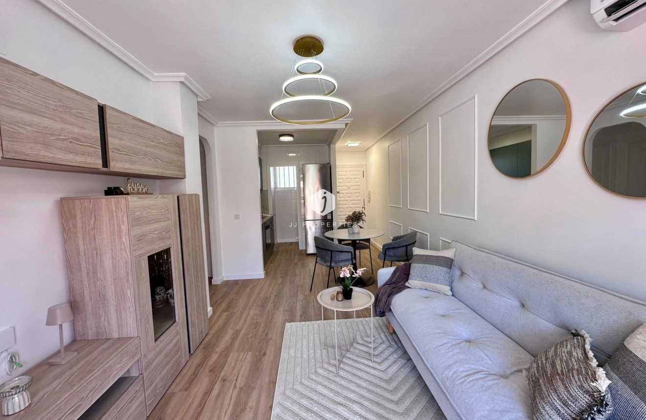 Resale - Apartment / flat -
Torrevieja - Habaneras