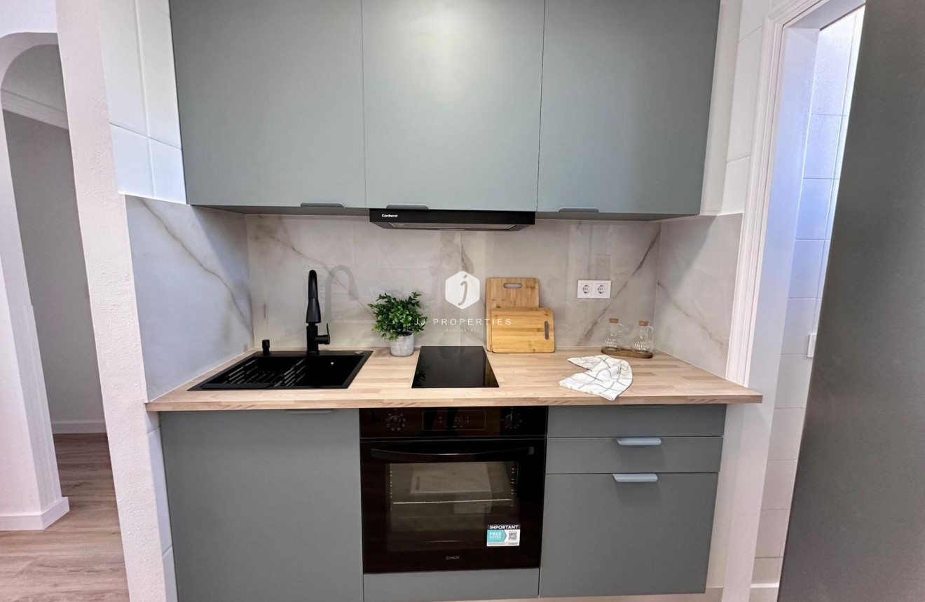 Resale - Apartment / flat -
Torrevieja - Habaneras