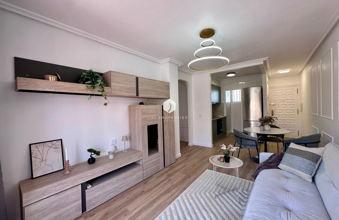 Resale - Apartment / flat -
Torrevieja - Habaneras