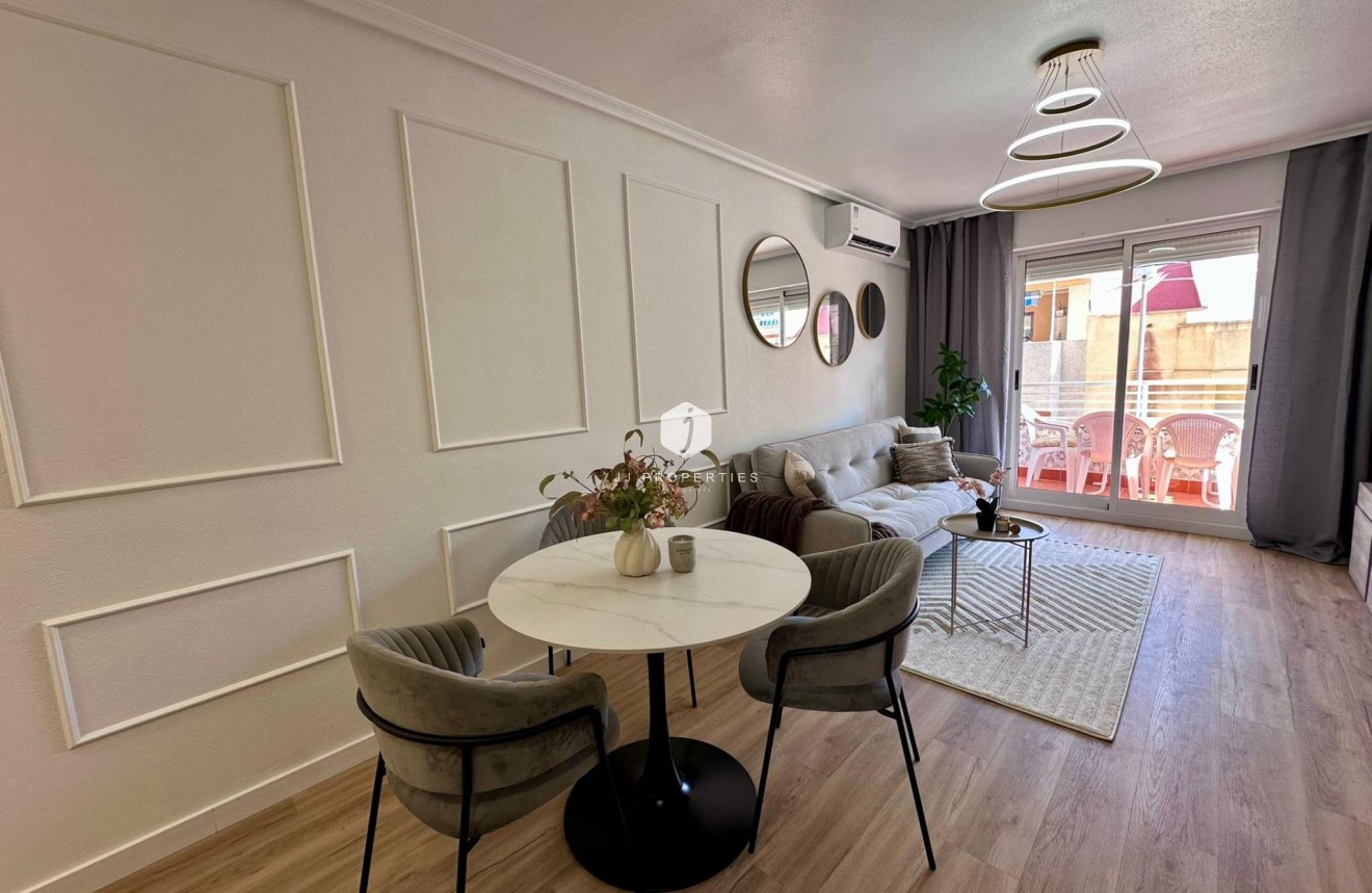 Resale - Apartment / flat -
Torrevieja - Habaneras