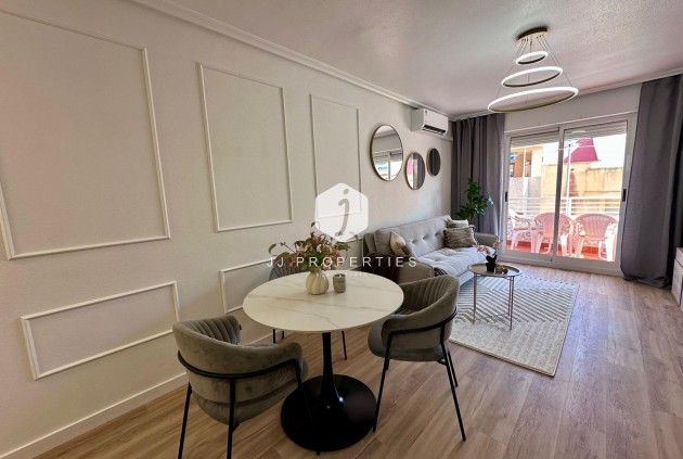 Resale - Apartment / flat -
Torrevieja - Habaneras