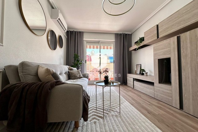 Resale - Apartment / flat -
Torrevieja - Habaneras