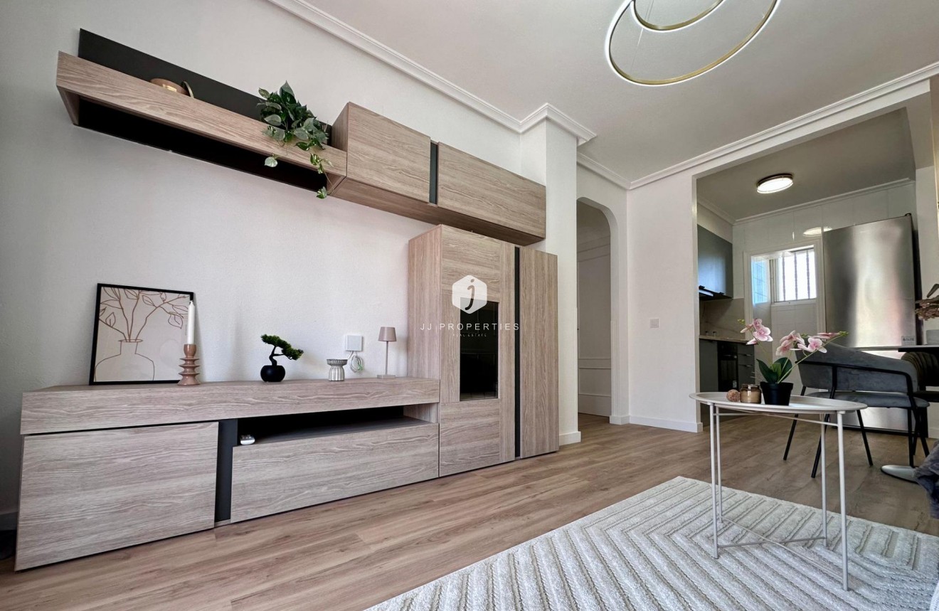 Resale - Apartment / flat -
Torrevieja - Habaneras