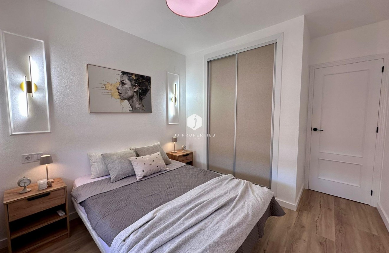 Resale - Apartment / flat -
Torrevieja - Habaneras