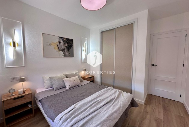 Resale - Apartment / flat -
Torrevieja - Habaneras