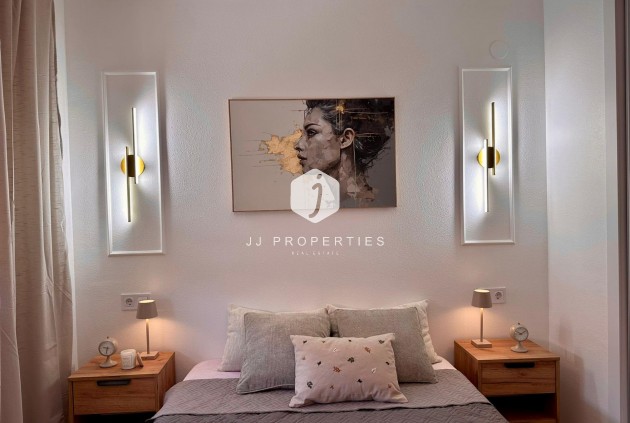 Resale - Apartment / flat -
Torrevieja - Habaneras
