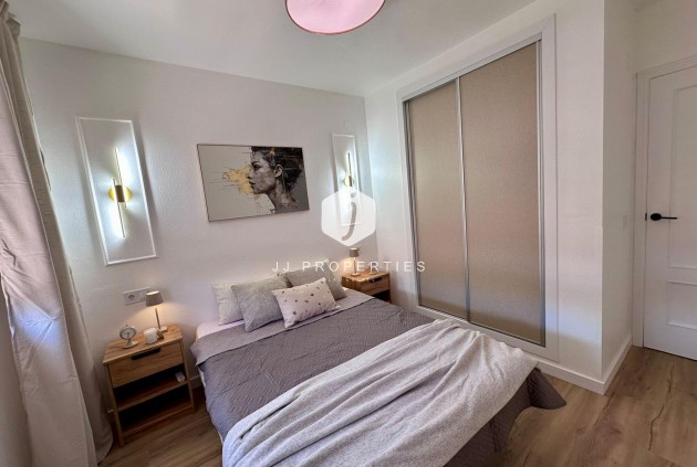 Resale - Apartment / flat -
Torrevieja - Habaneras