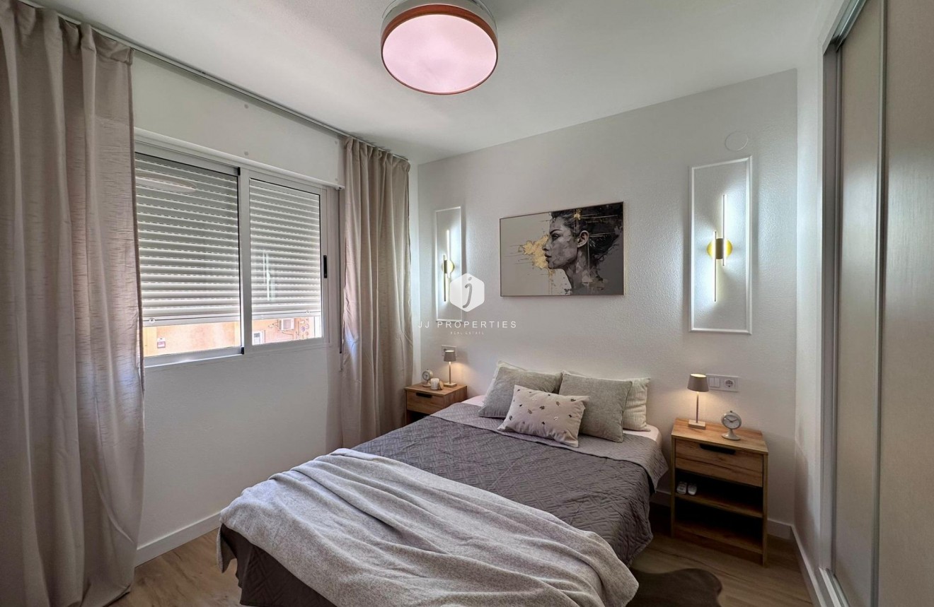 Resale - Apartment / flat -
Torrevieja - Habaneras