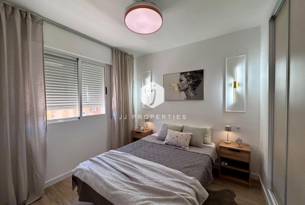 Resale - Apartment / flat -
Torrevieja - Habaneras