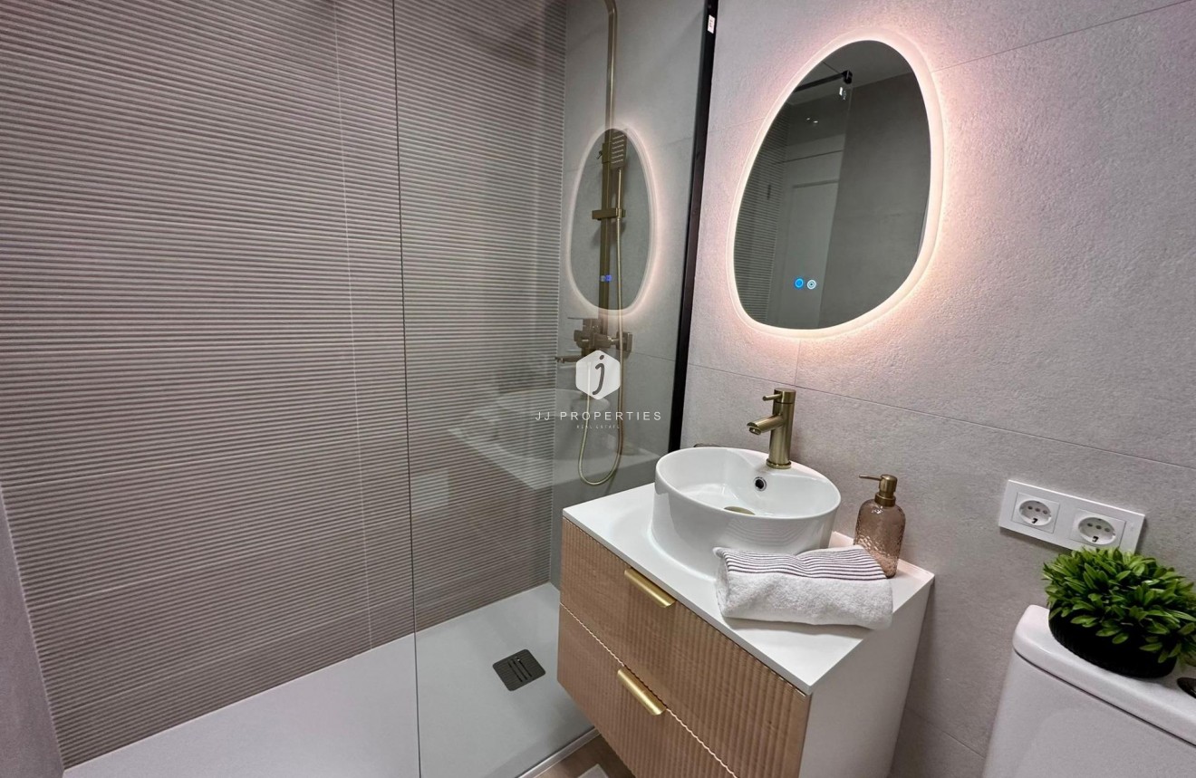 Resale - Apartment / flat -
Torrevieja - Habaneras