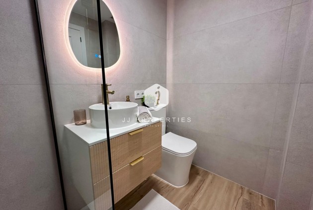 Resale - Apartment / flat -
Torrevieja - Habaneras