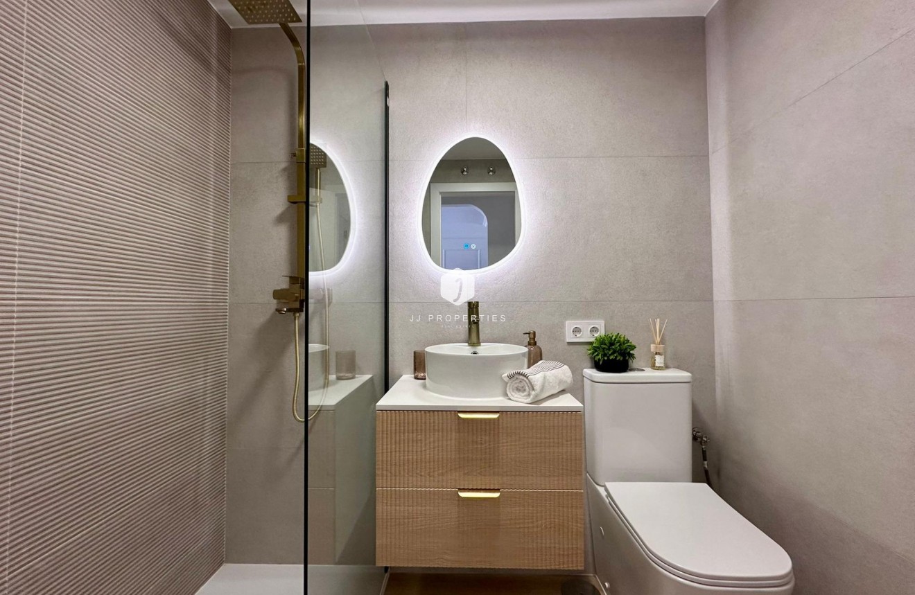 Resale - Apartment / flat -
Torrevieja - Habaneras