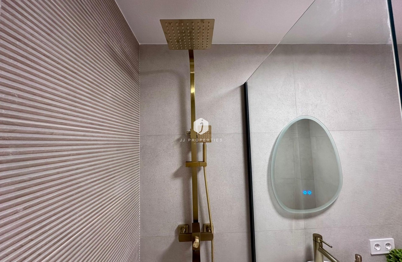 Resale - Apartment / flat -
Torrevieja - Habaneras