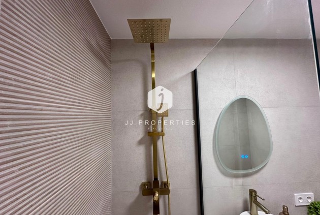 Resale - Apartment / flat -
Torrevieja - Habaneras