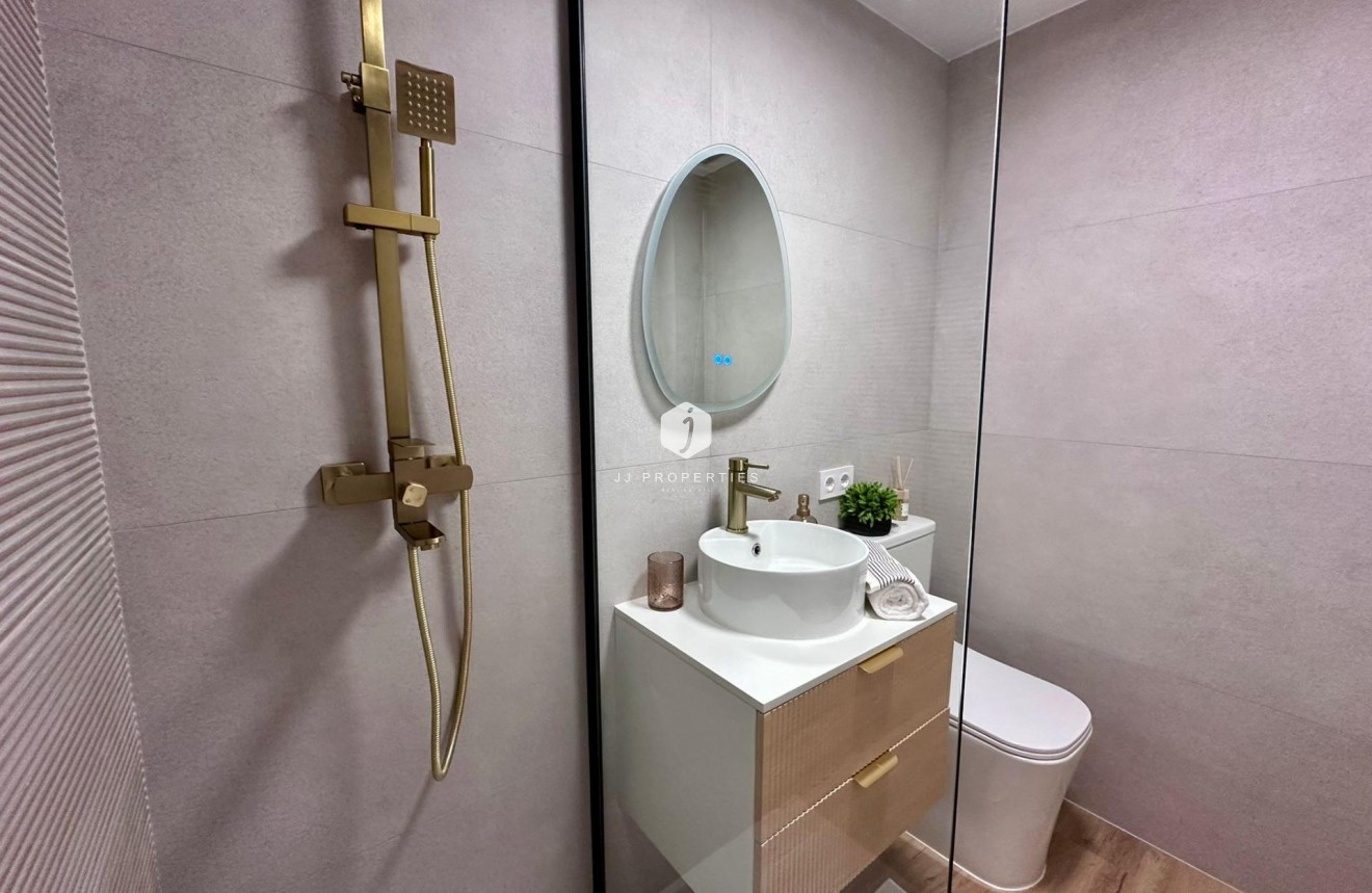 Resale - Apartment / flat -
Torrevieja - Habaneras