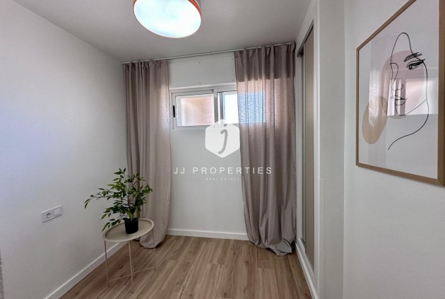 Resale - Apartment / flat -
Torrevieja - Habaneras