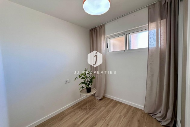 Resale - Apartment / flat -
Torrevieja - Habaneras