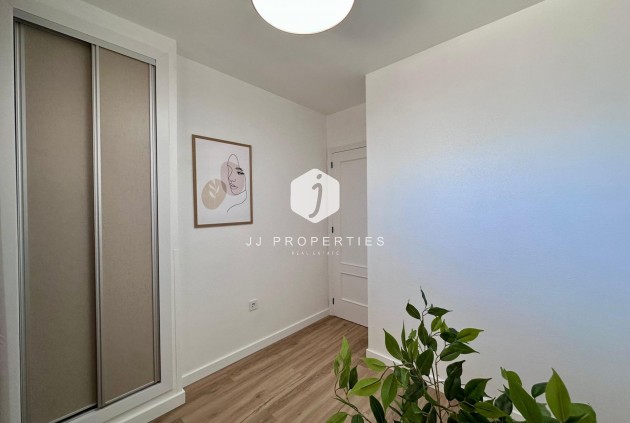 Resale - Apartment / flat -
Torrevieja - Habaneras