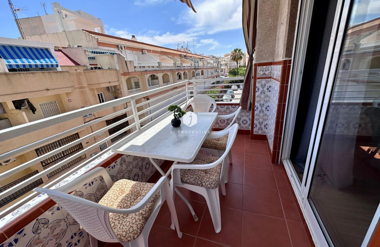 Resale - Apartment / flat -
Torrevieja - Habaneras