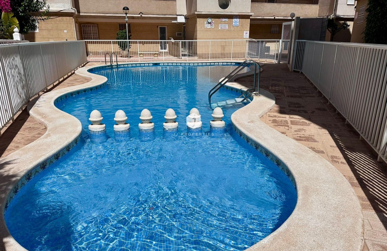 Resale - Apartment / flat -
Torrevieja - Habaneras
