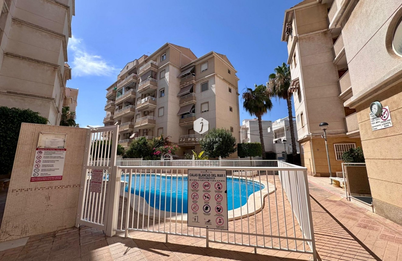 Resale - Apartment / flat -
Torrevieja - Habaneras