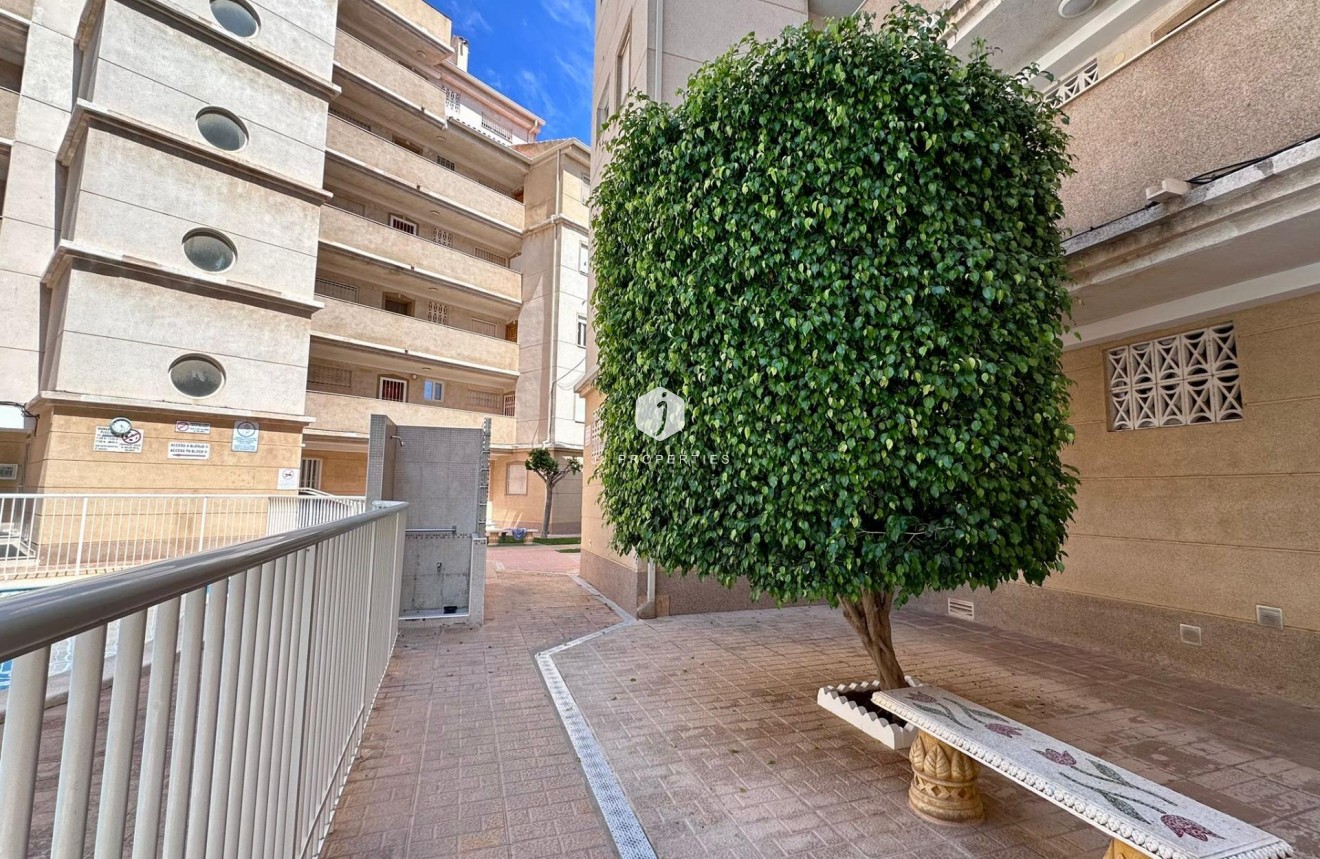 Resale - Apartment / flat -
Torrevieja - Habaneras