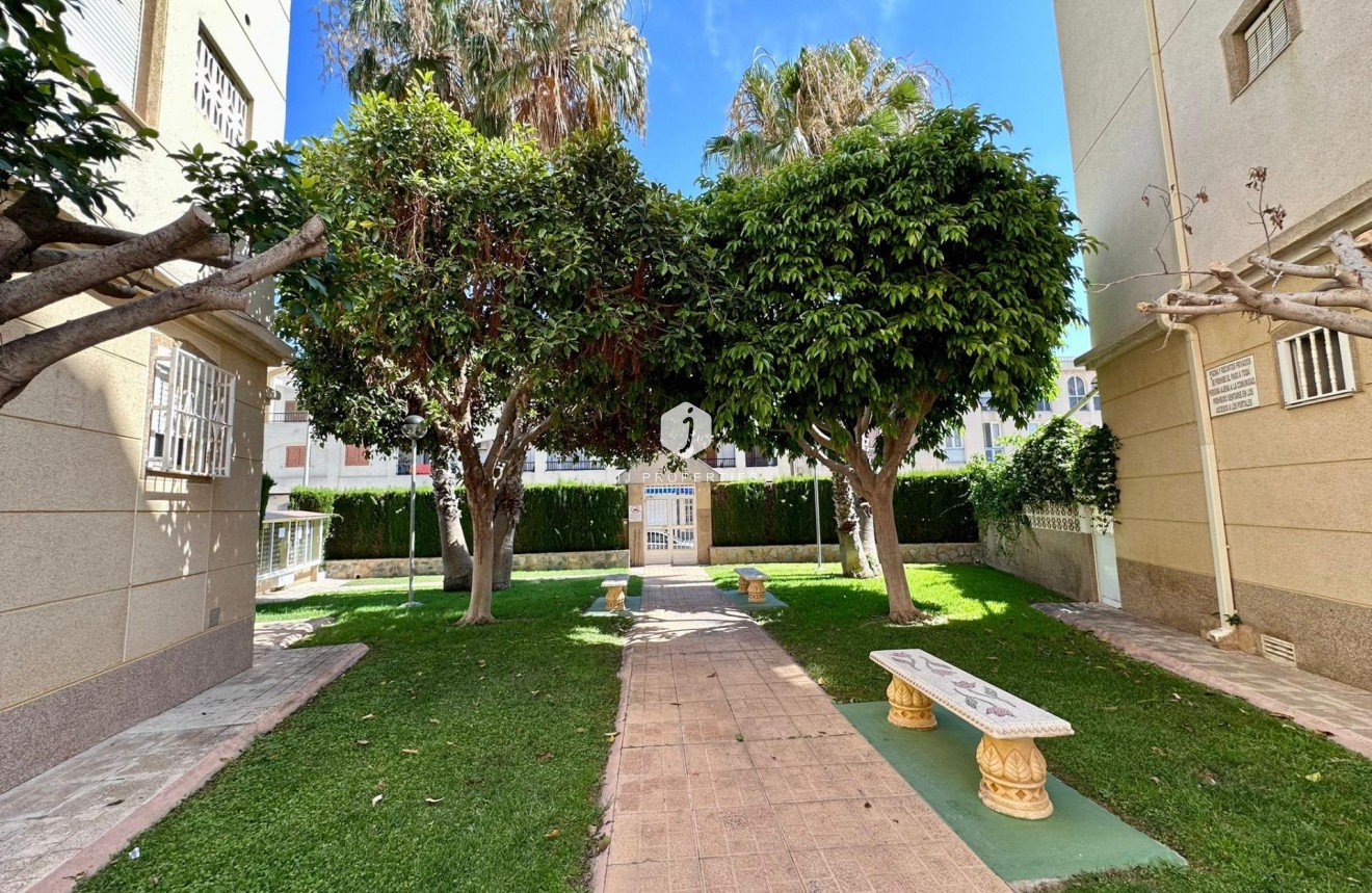 Resale - Apartment / flat -
Torrevieja - Habaneras