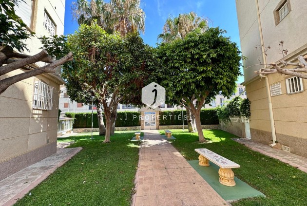 Resale - Apartment / flat -
Torrevieja - Habaneras