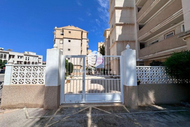 Resale - Apartment / flat -
Torrevieja - Habaneras