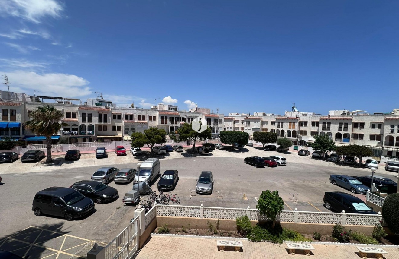 Resale - Apartment / flat -
Torrevieja - Habaneras
