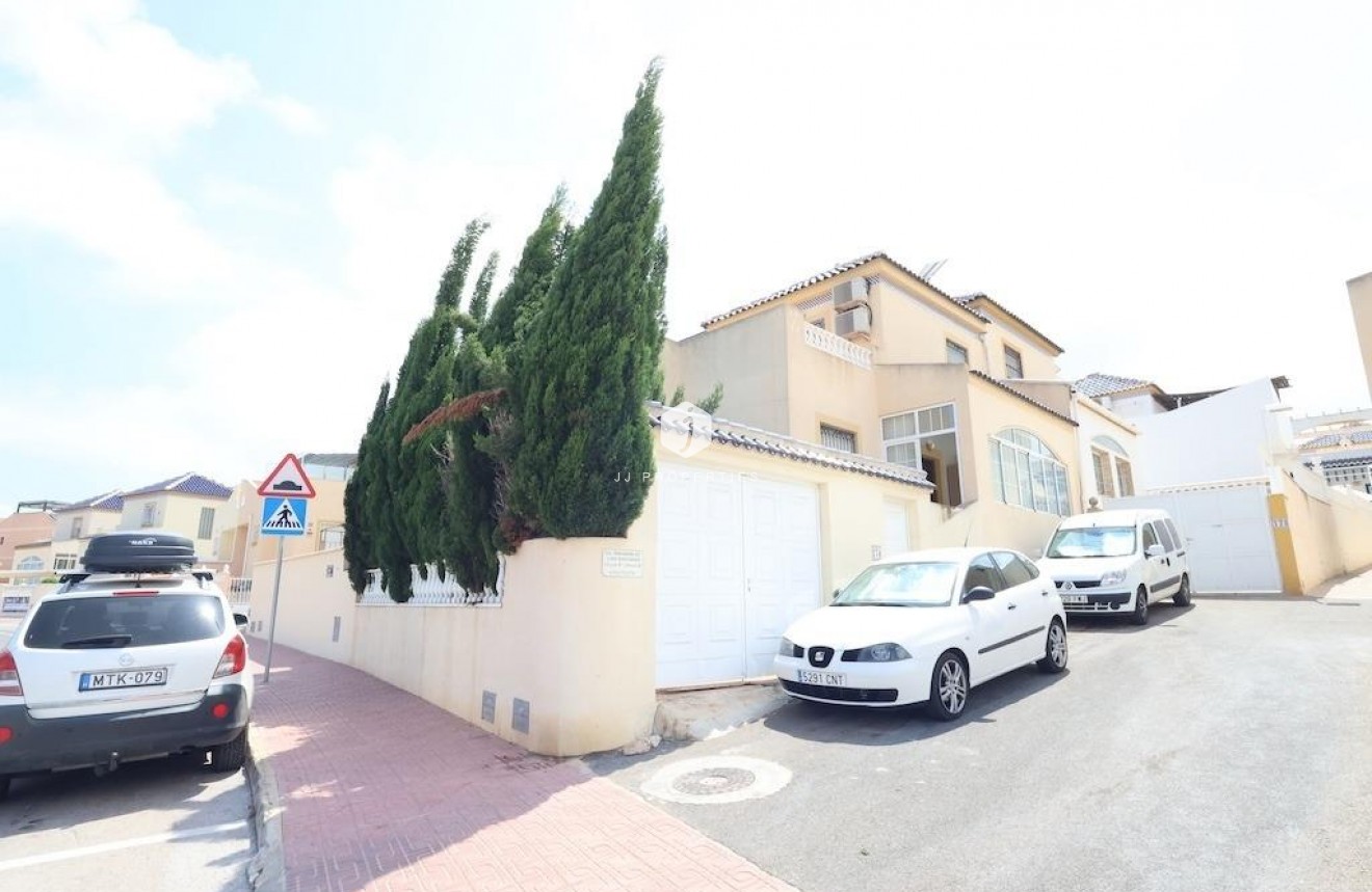 Aus zweiter Hand - Chalet -
Torrevieja - Costa Blanca