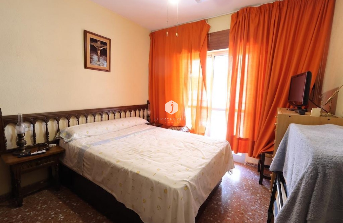 Resale - Apartment / flat -
Torrevieja - Costa Blanca
