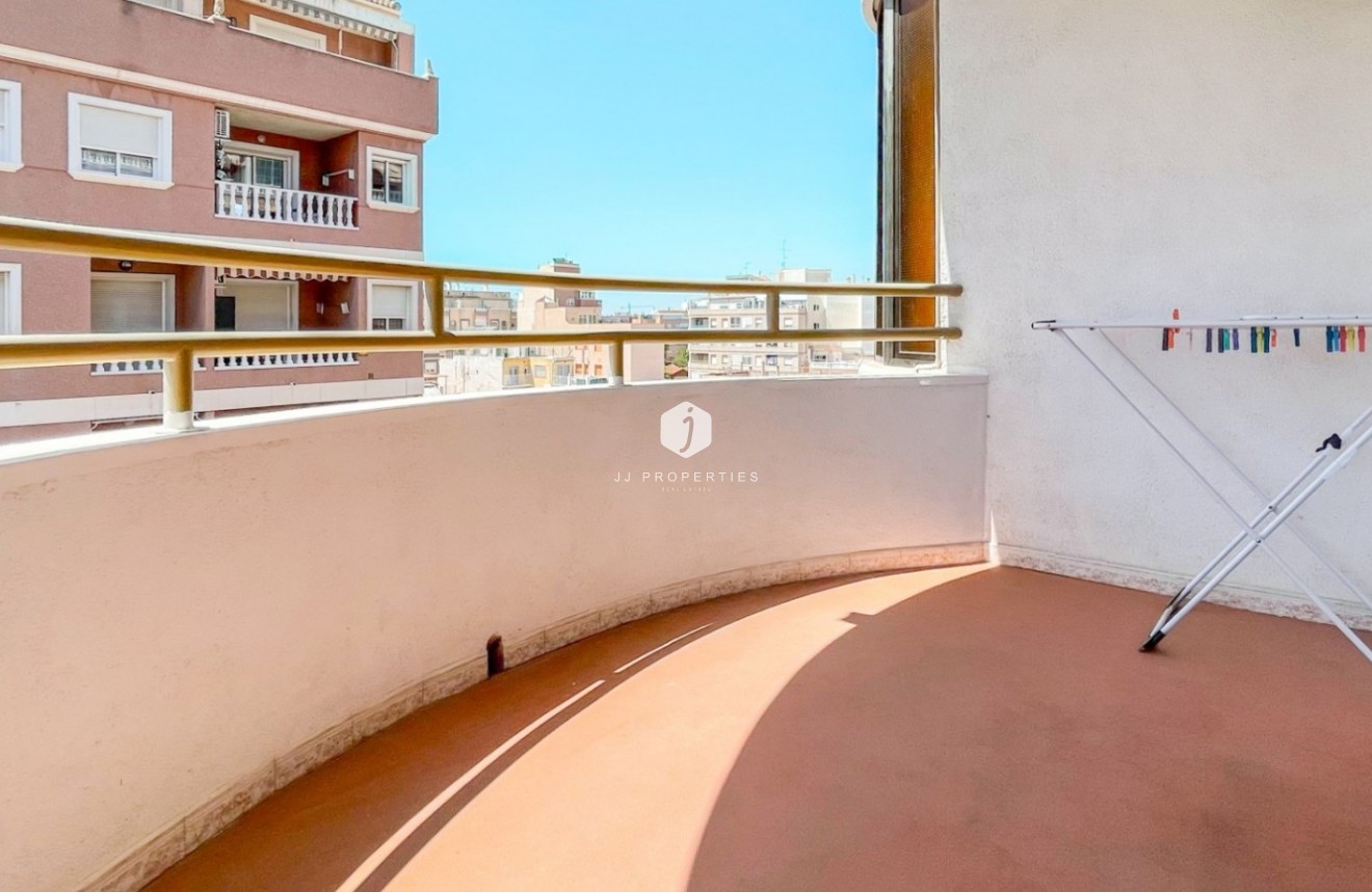 Resale - Apartment / flat -
Torrevieja - Costa Blanca
