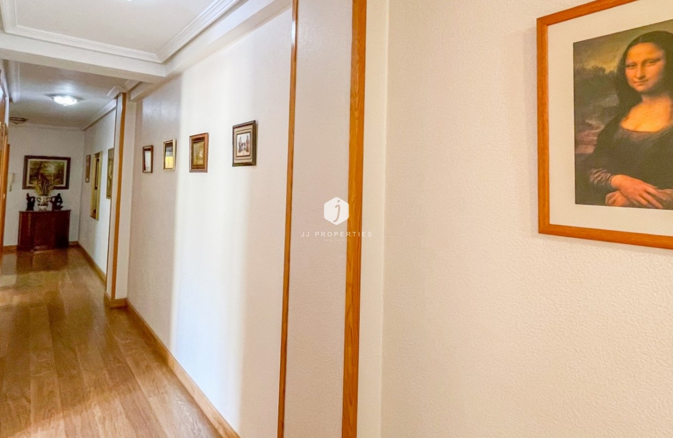 Resale - Apartment / flat -
Torrevieja - Costa Blanca