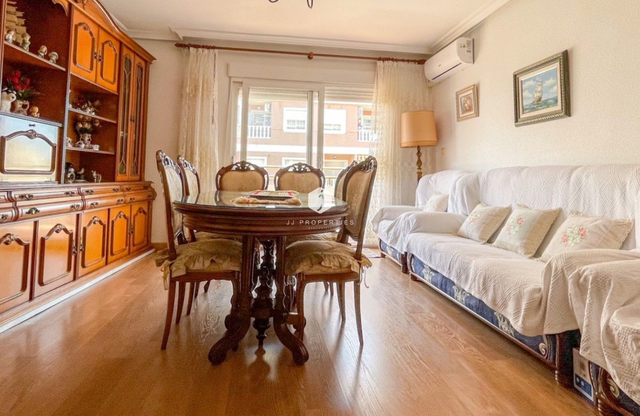 Resale - Apartment / flat -
Torrevieja - Costa Blanca