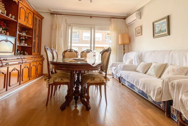 Resale - Apartment / flat -
Torrevieja - Costa Blanca