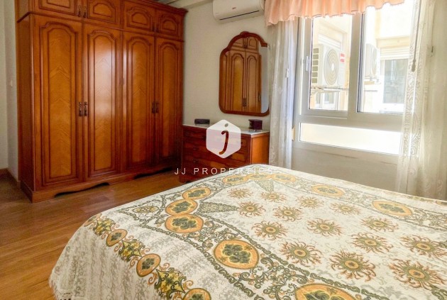 Resale - Apartment / flat -
Torrevieja - Costa Blanca