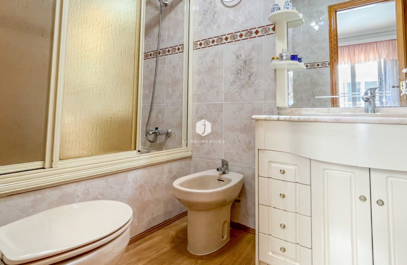 Resale - Apartment / flat -
Torrevieja - Costa Blanca