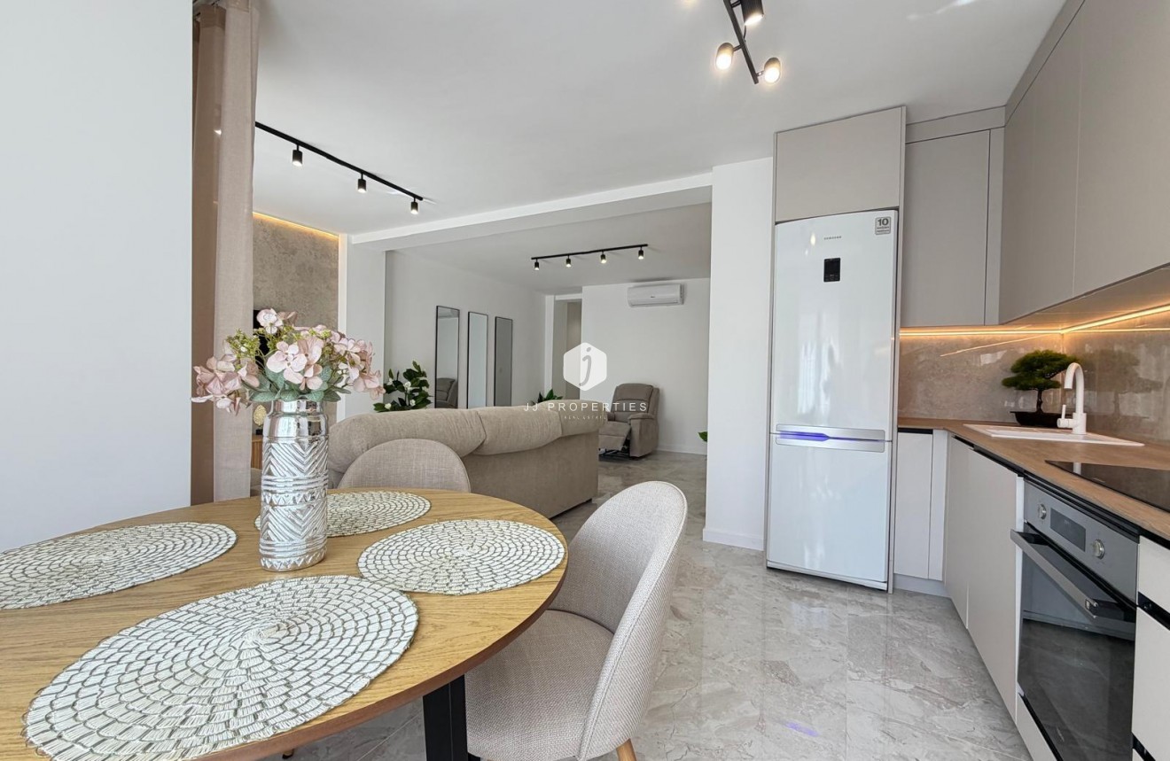 Tweedehands - Penthouse -
Torrevieja - Estacion de autobuses