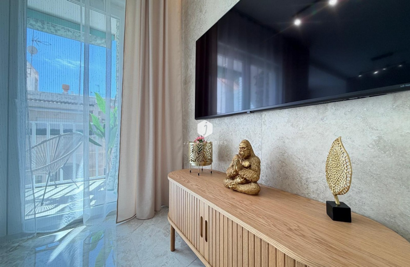 Tweedehands - Penthouse -
Torrevieja - Estacion de autobuses