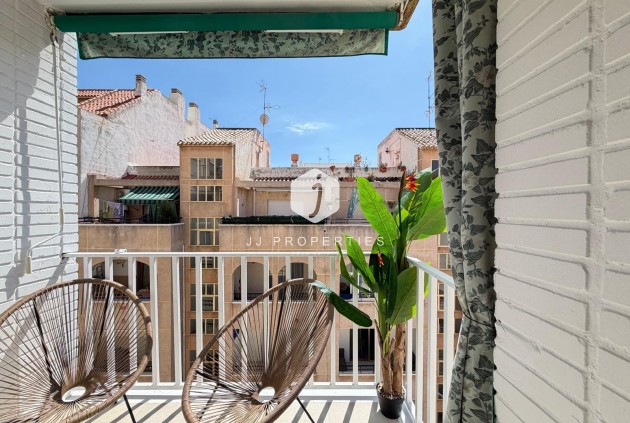 Tweedehands - Penthouse -
Torrevieja - Estacion de autobuses