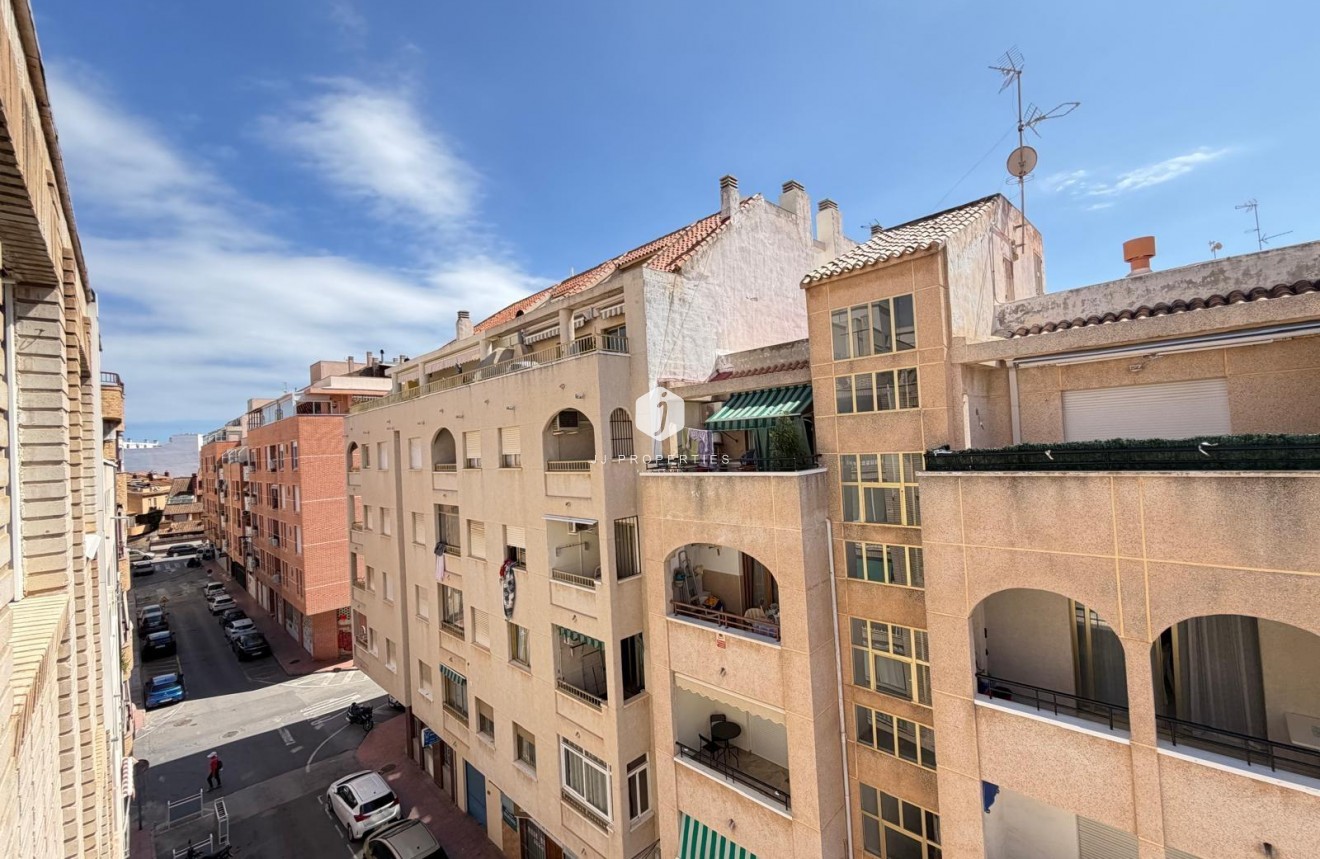 Tweedehands - Penthouse -
Torrevieja - Estacion de autobuses
