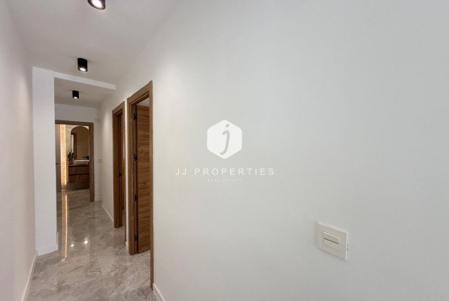 Tweedehands - Penthouse -
Torrevieja - Estacion de autobuses