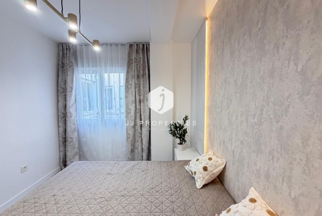 Tweedehands - Penthouse -
Torrevieja - Estacion de autobuses