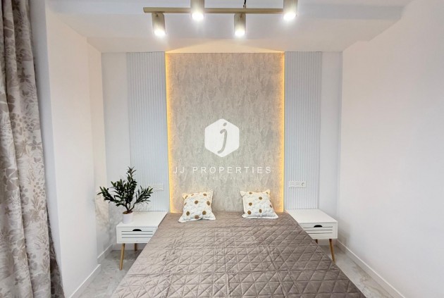 Tweedehands - Penthouse -
Torrevieja - Estacion de autobuses